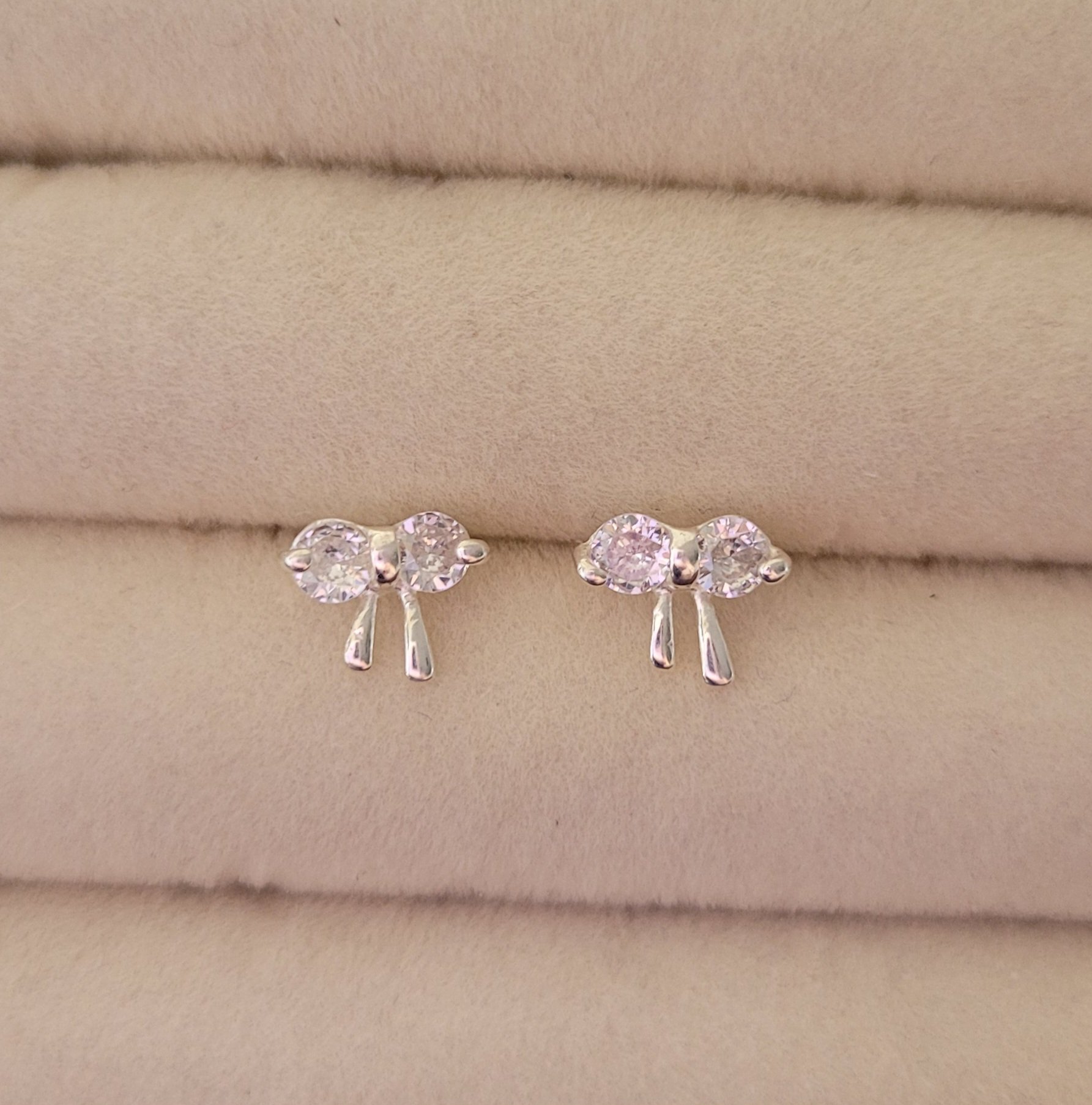 BRINCO LAÇO CRISTAL