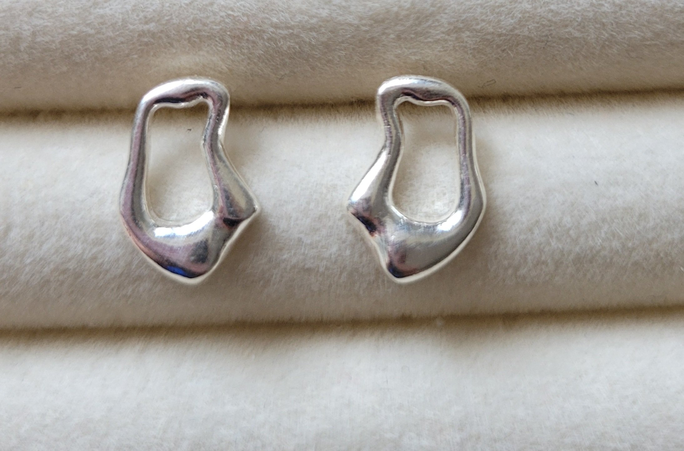 BRINCO ORGÂNICO PRATA 925